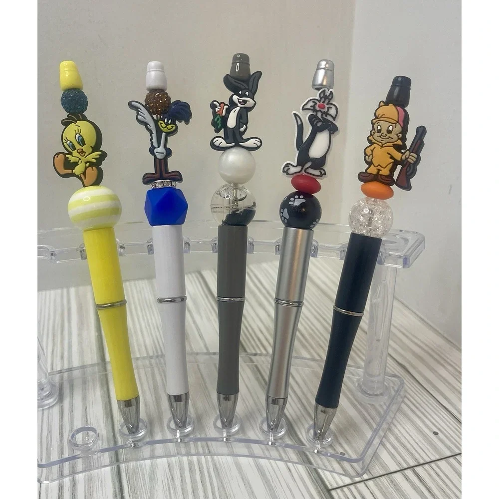 Bugs Bunny And Friends 5 Piece Beadable Pen Set. Black ink.